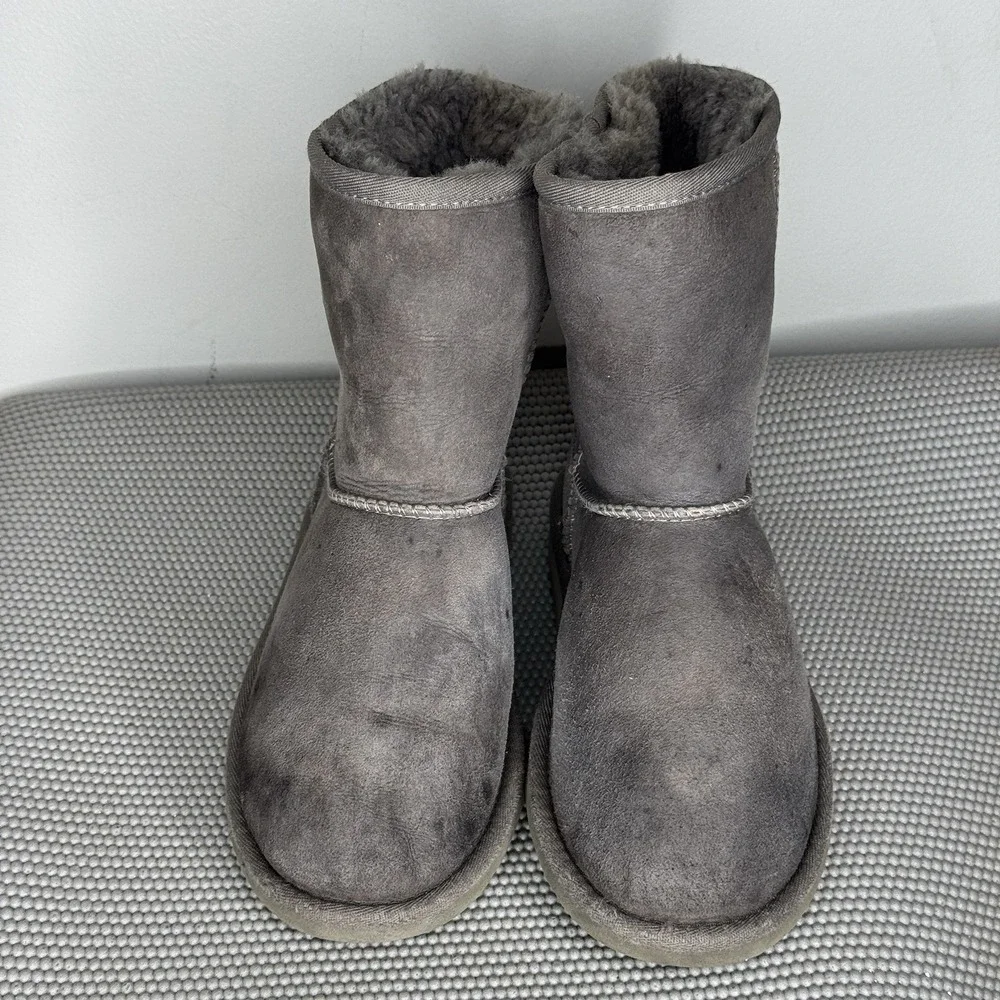 UGG pre owned
